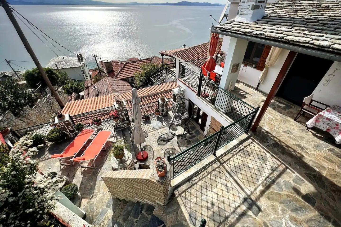 The Pagasetic Balcony - Magestic Sea Cottage Volos Bagian luar foto
