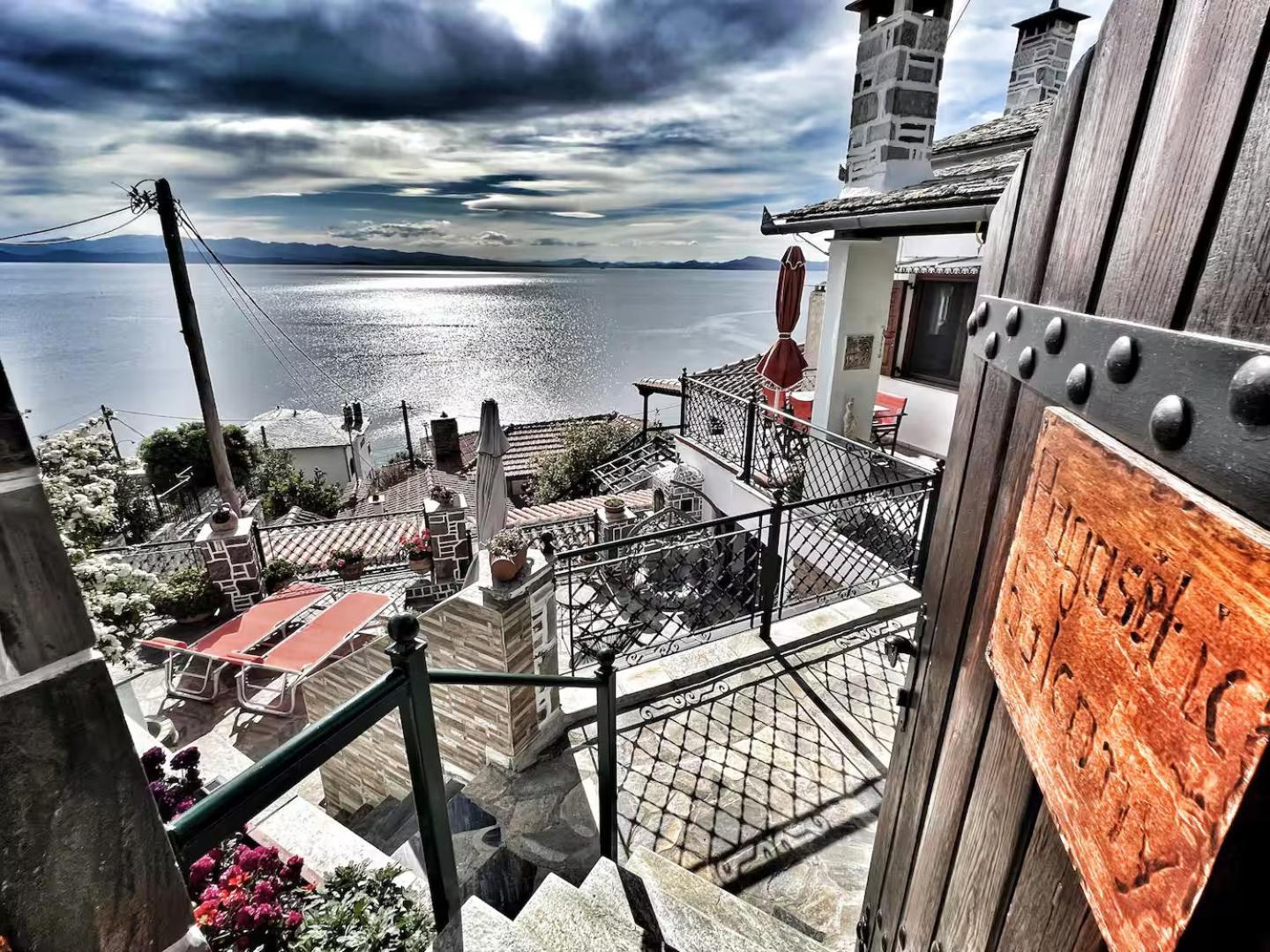 The Pagasetic Balcony - Magestic Sea Cottage Volos Bagian luar foto