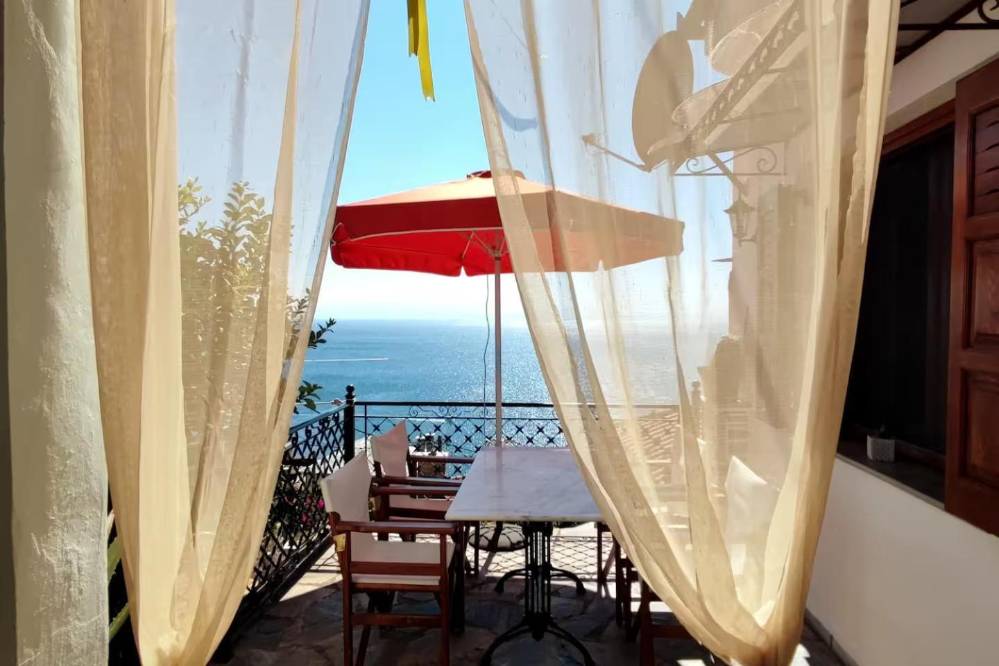 The Pagasetic Balcony - Magestic Sea Cottage Volos Bagian luar foto